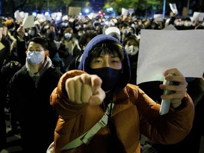 Protesta contra las restricciones de la covid-19, este domingo, en Pekín.