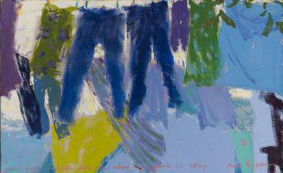 'Mucha ropa tendida azul', de 1995.