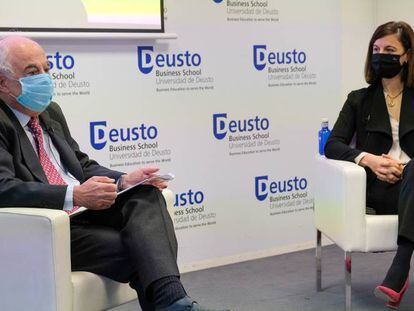 Juan Manuel Santos-Suarez, cosejero de la CNMV, y Meritxell Pérez, directora de relaciones con inversores en Soltec.