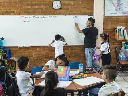 Alumnos de la escuela primaria Centauro del Norte, en Ciudad de México. 