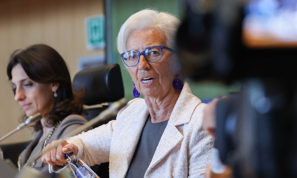 Lagarde points out that the rise in interest rates is beginning to affect the economy
