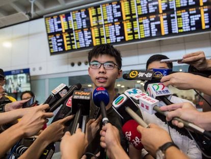 Joshua Wong entrevistado a su llegada a Hong Kong