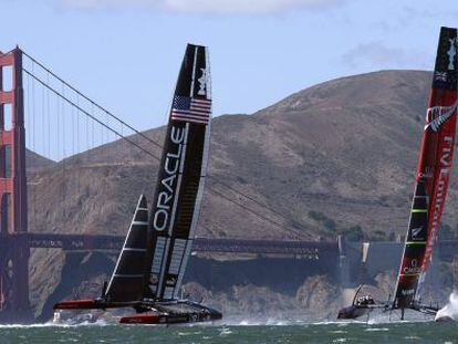 Los catamaranes del Oracle y el New Zealand, el mi&eacute;rcoles en la bah&iacute;a de San Francisco. 