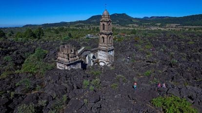 La duración de la actividad de este volcán fue de 9 añosy la lava recorrió unos 10 km sepultando viviendas y parte de la iglesia. 