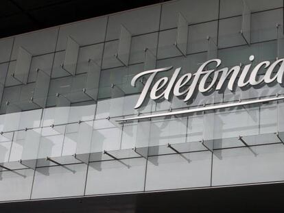 Logotipo de Telefónica en su sede del Distrito C.