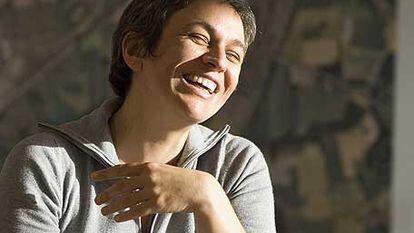 La artista Dora García.