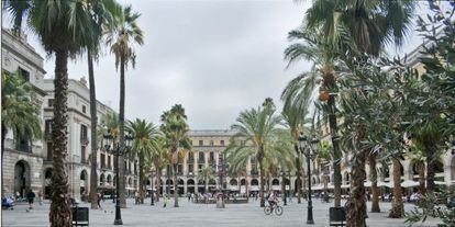 &quot;Pla&ccedil;a Reial&quot;, de J. Antonio Sancho, que se puede en la exposici&oacute;n.