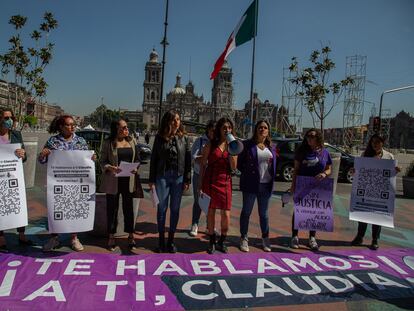 Las manifestantes en el Zócalo, en Ciudad de México, este martes.