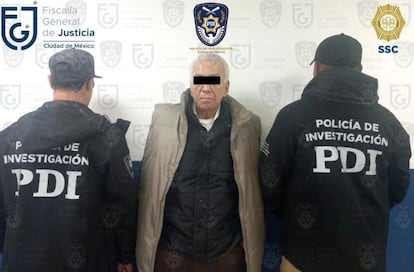 El abogado Jesús Hernández Alcocer tras su detención el 23 de junio de 2022, en Ciudad de México.