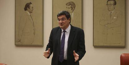 El presidente de la Autoridad Independiente de Responsabilidad Fiscal (AIReF), José Luis Escrivá, a principios de abril.