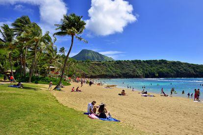 La isla de &#039;Perdidos&#039; es en realidad Oahu, en Hawai. En la imagen, el cr&aacute;ter Koko Head desde la bah&iacute;a de Hanauma.  P&aacute;ginas web como Hawaiian Escapades ofrecen rutas para los fans.
