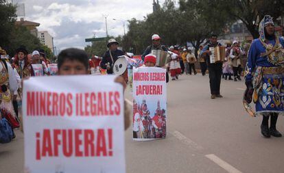Marcha en Cusco en contra de la miner&iacute;a ilegal, el 17 de enero.