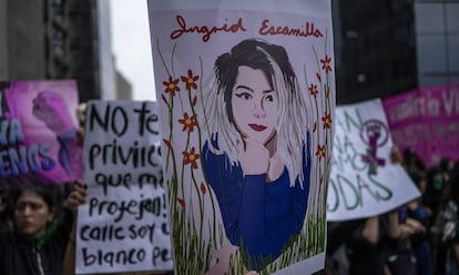 Una protesta frente al Palacio Nacional para exigir justicia por el feminicidio de Ingrid Escamilla en 2020.