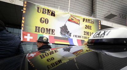 Protesta de taxistas franceses contra Uber.