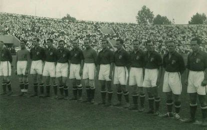 La selección vasca, antes de uno de los partidos que jugó en la URSS en 1937.