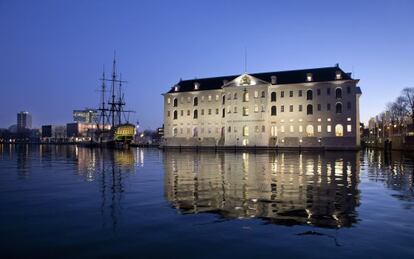 Vista del Het Scheepvaartmuseum, el museo Mar&iacute;timo Nacional de los Pa&iacute;ses Bajos, en &Aacute;msterdam. 