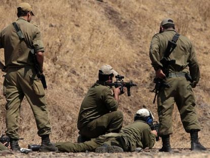 Soldados israel&iacute;es en los Altos del Gol&aacute;n, a principios de septiembre.