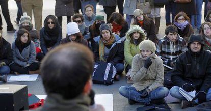 Clase de Derecho en Sol, en noviembre de 2012, como protesta. 