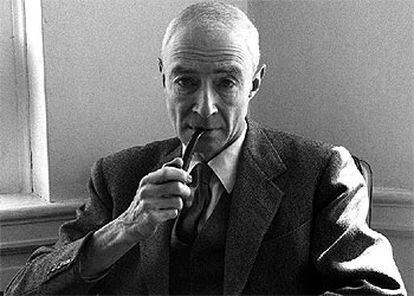 J. Robert Oppenheimer, durante una entrevista en el Instituto de Estudios Avanzados (Princeton) en 1963.