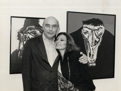 El pintor Antonio Saura y la cantante Rocío Jurado, en la inauguración de Arco de 1982.
