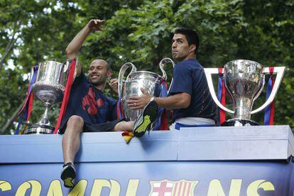 Els jugadors Mascherano i Suárez durant la celebració.