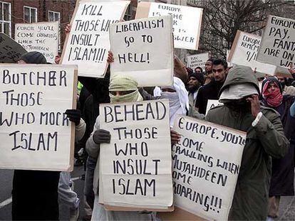 Fieles de la mezquita londinense de Regent&#39;s Park piden que se castigue a quienes insulten al islam.