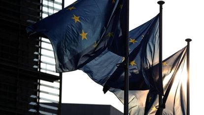Banderas de la UE ante la sede de la Comisión Europea.