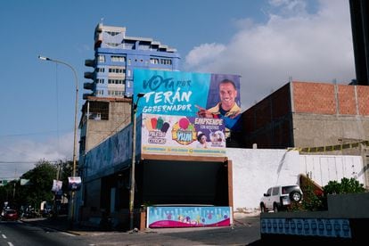 Valla publicitaria del candidato oficialista José Alejandro Terán, en La Guaira, Venezuela, el 14 de noviembre.