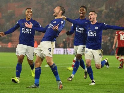 Vardy celebra uno de los goles del Leicester.