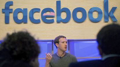 El creador de Facebook, Mark Zuckerberg, en una rueda de prensa. 