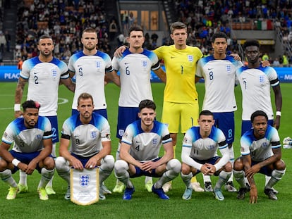 El equipo de Inglaterra posa antes de un partido.