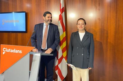 Paco Sierra y Noemí, concejales de Ciudadanos en el Ayuntamiento de Barcelona, esta semana.