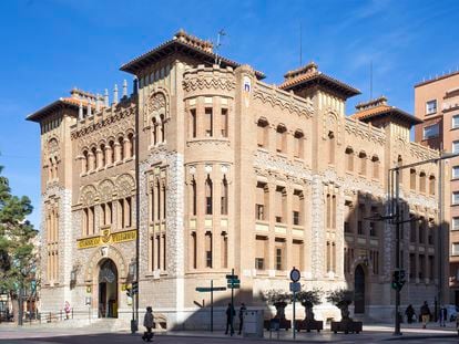 El histórico edificio de Correos de Castellón fue inaugurado en 1932 y es de base modernista con influencias gaudidianas.