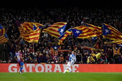 Banderas independentistas en el Camp Nou, el pasado 20 de noviembre.
