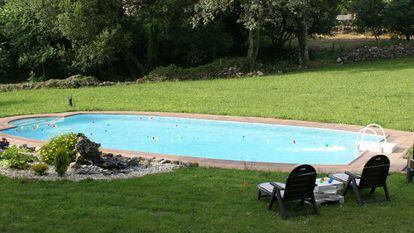 Piscina de una casa particular, en una imagen de archivo.