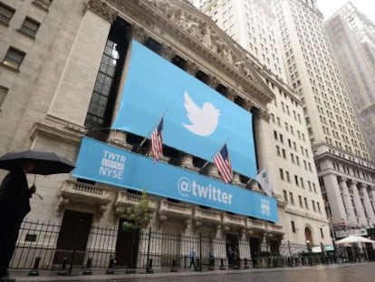 Logo de Twitter en Wall Street.