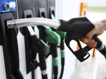 El Gobierno estudia equiparar el precio del diésel y la gasolina eximiendo a transportistas y agricultores
