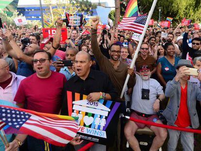 Celebraci&oacute;n en West Hollywood de la decisi&oacute;n del Tribunal Supremo.