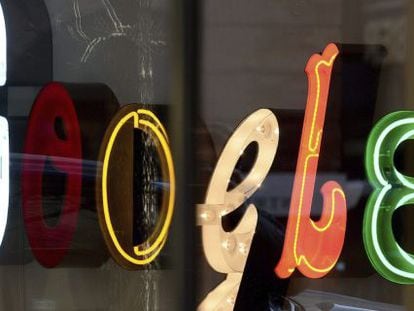 En la imagen, logo de Google en sus oficinas en Nueva York. 