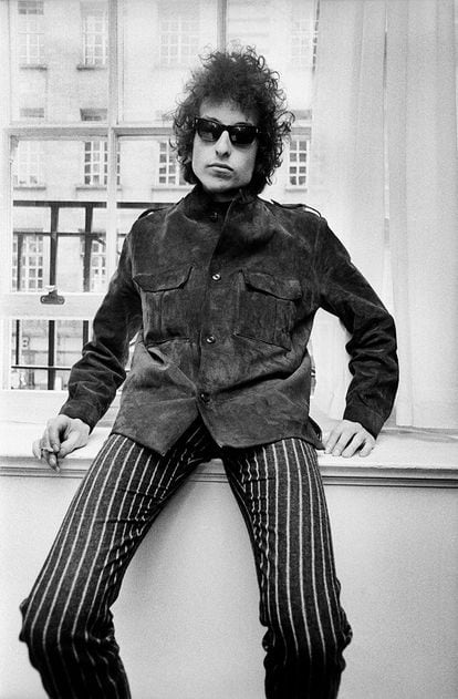 Bob Dylan con gafas Wayfarer en 1966.