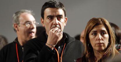 Juan Pablo Durán, Mario Jiménez y Susana Díaz, ayer en el congreso.