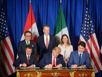 Enrique Peña Nieto, Donald Trump y Justin Trudeau firmaron el acuerdo comercial que renueva el Tratado de Libre Comercio de América del Norte (TLCAN).