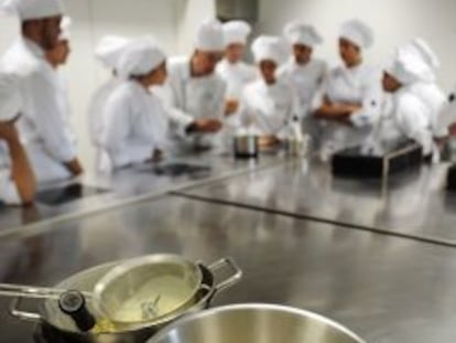 Estudiantes de cocina en el Basque Culinary Center.