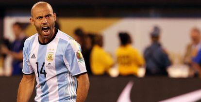 Javier Mascherano, condenado por fraude fiscal, durante un partido con Argentina,