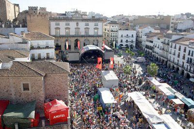 Vista general de la plaza de Cáceres en la que se ha celebrado el Festival Womad.