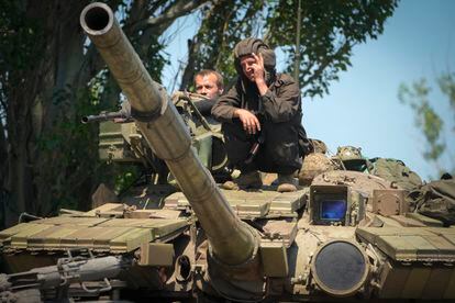 Soldados ucranios en un tanque en la provincia de Donetsk, en el este del país, el pasado 20 de junio. 