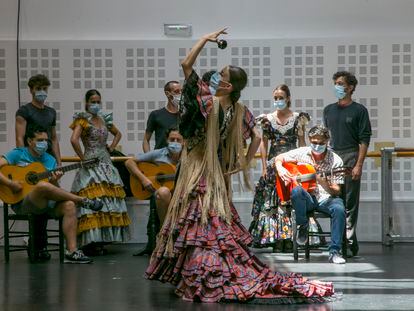 Ensayo de la obra 'La Bella Otero', con coreografía y dirección de Rubén Olmo, en la sede del Ballet Nacional de España del Matadero de Madrid.