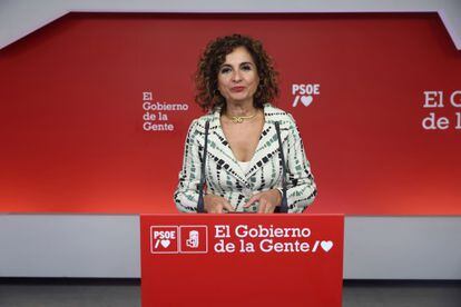 La vicesecretaria general del PSOE y ministra de Hacienda, María Jesús Montero, durante su comparecencia en la sede socialista este lunes.