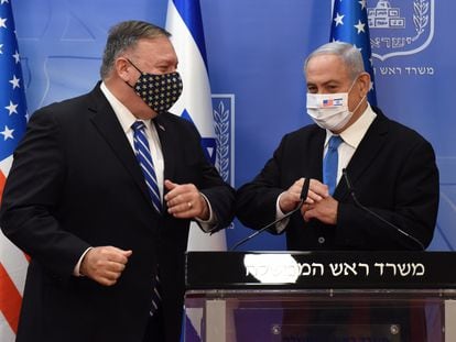 El secretario de Estado de EE UU Pompeo y el primer ministro israelí Netanyahu ayer en Jerusalén.