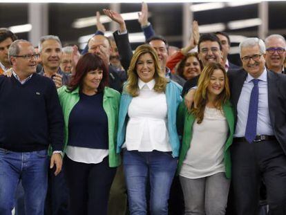 Susana Díaz llega después del cierre de los colegios electorales al pabellón Fíbes.